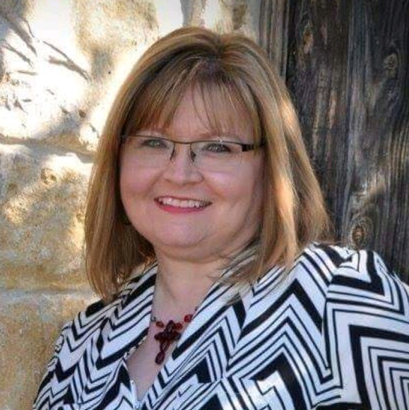 Meet your Posher, Kim - Picture 1 of 1